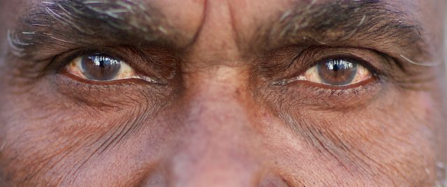 Un regard qui touche